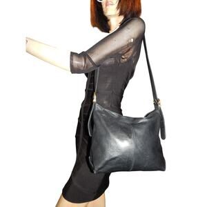 Stone Mountain Black Leather shoulder Handbag